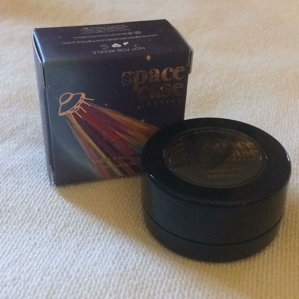 Makeup - Picture 2 of 8